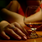 Скрытый алкоголизм: что это и как вычислить?